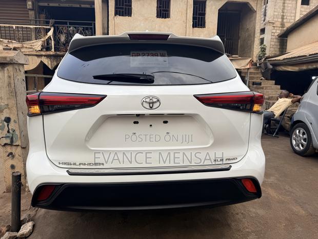 Toyota Highlander XLE 2022 White