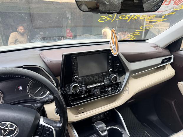Toyota Highlander XLE 2022 White