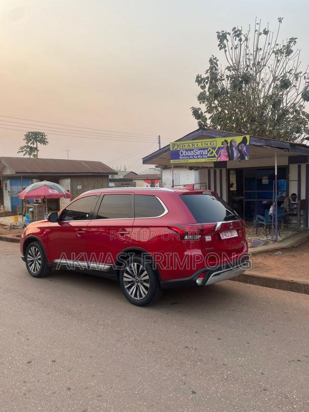 Mitsubishi Outlander 2.0 PHEV AWD 2019 Red