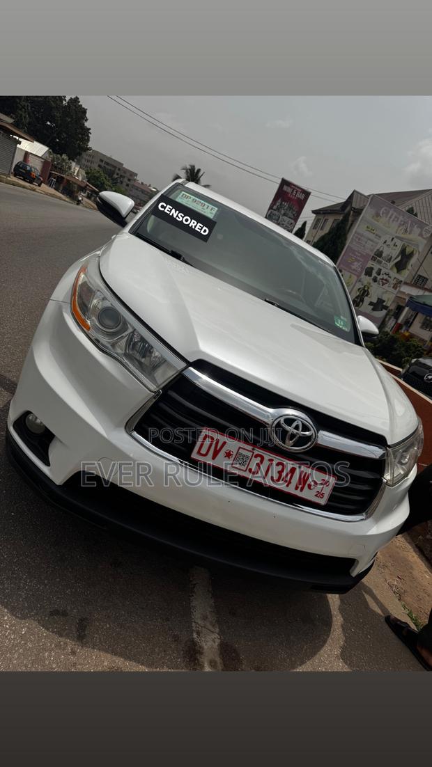 Toyota Highlander LE Plus 4dr SUV AWD (3.5L 6cyl 6A) 2015 White
