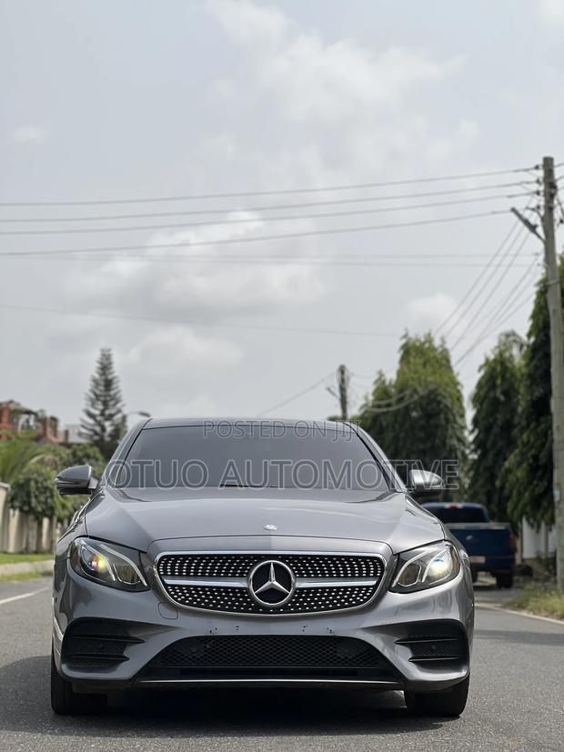 Mercedes-Benz E300 4Matic AWD Sedan (2.0L 4cyl 9A) 2017 Gray