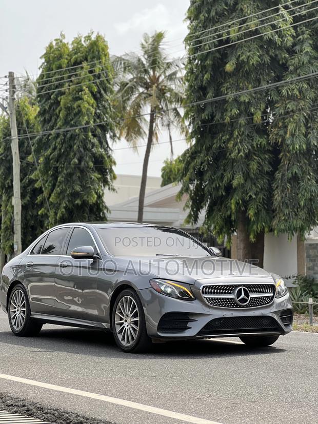 Mercedes-Benz E300 4Matic AWD Sedan (2.0L 4cyl 9A) 2017 Gray