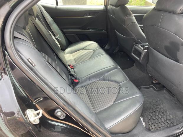 Toyota Camry SE (2.5L 4cyl 8A) 2019 Black