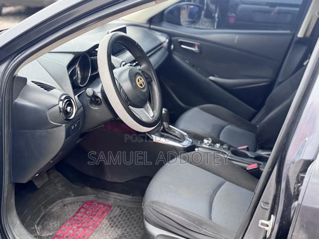 Toyota Yaris iA 1.5 FWD 2016 Gray