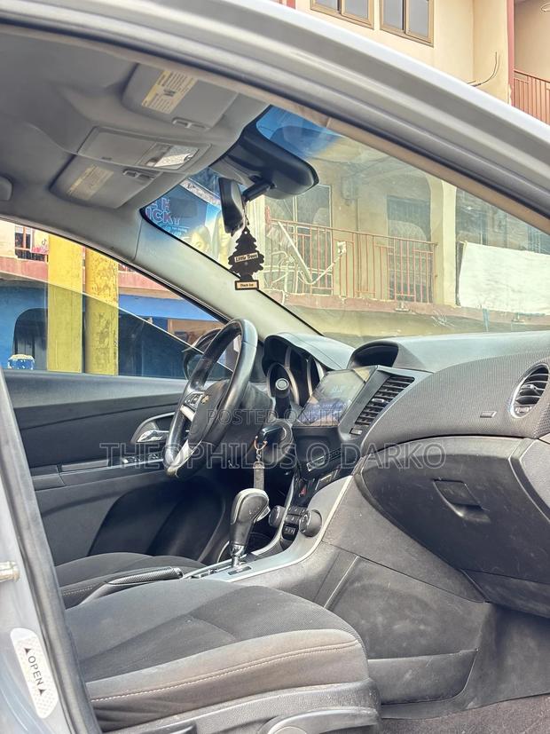 Chevrolet Cruze 1LT 2012 Gray