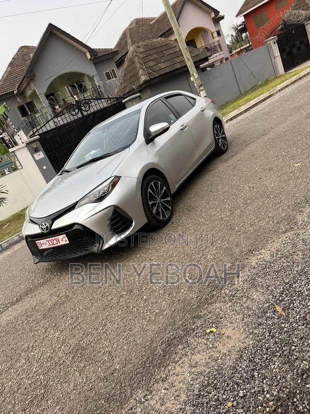Toyota Corolla SE (1.8L 4cyl 2A) 2019 Silver