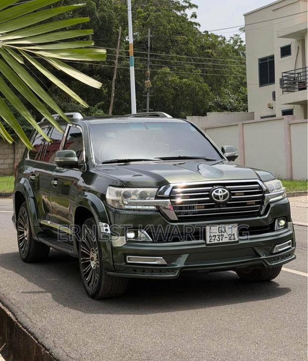 Toyota Land Cruiser 2015 Green