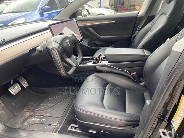 Tesla Model 3 2021 Black