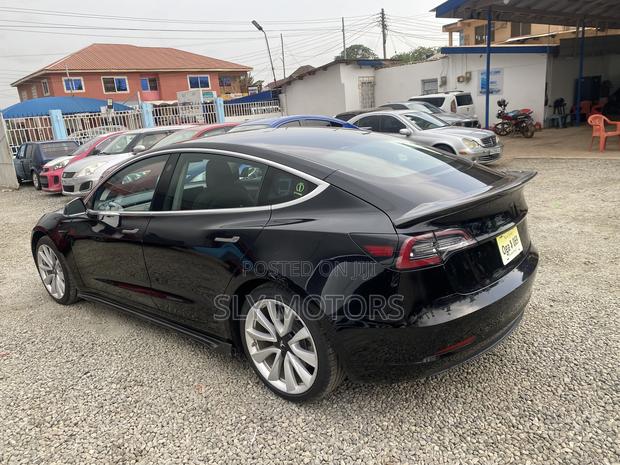 Tesla Model 3 2021 Black