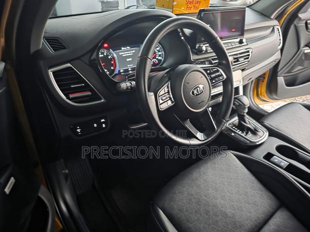Kia Seltos 1.6 T-GDI 4WD 2021 Gold