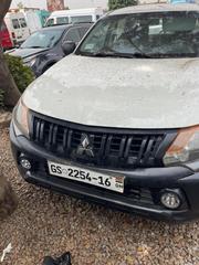 Mitsubishi L200 Club Cab 2.4 181hp 4WD 2016 White for sale