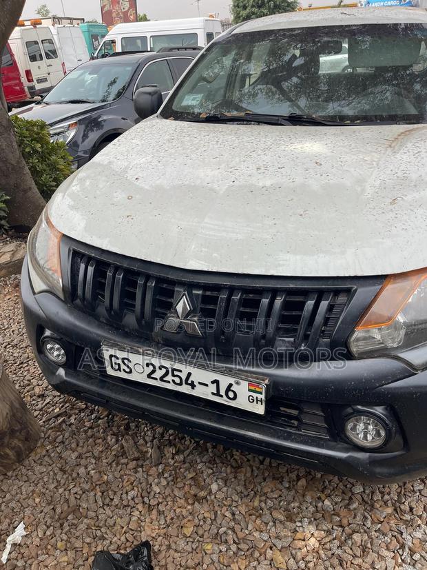 Mitsubishi L200 Club Cab 2.4 181hp 4WD 2016 White