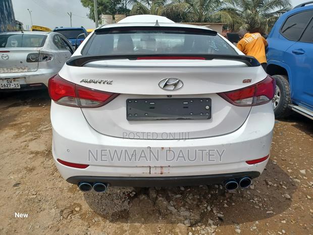 Hyundai Avante 2014 White
