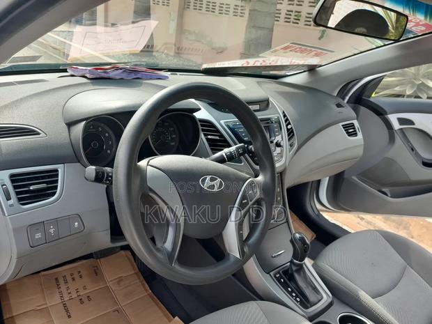 Hyundai Elantra SE Sedan FWD (1.8L 4cyl 6A) 2016 White