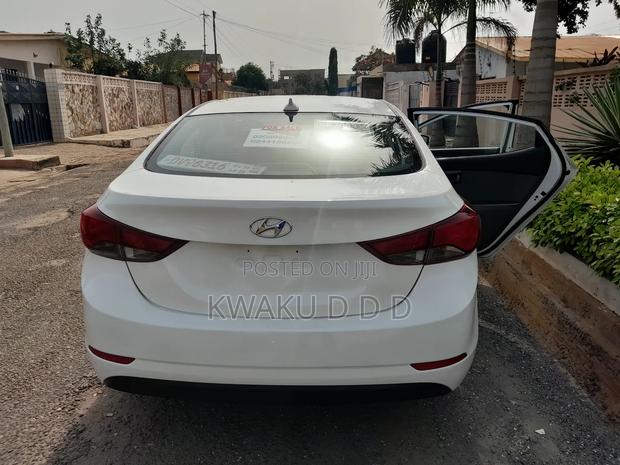 Hyundai Elantra SE Sedan FWD (1.8L 4cyl 6A) 2016 White
