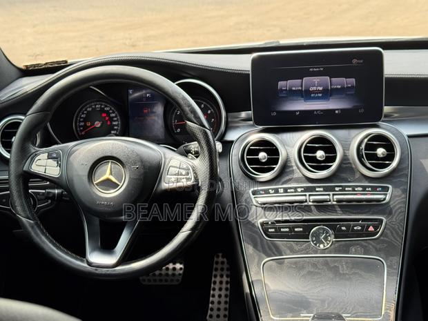 Mercedes-Benz C300 Sport 4Matic Sedan AWD (2.0L 4cyl 7A) 2017 White