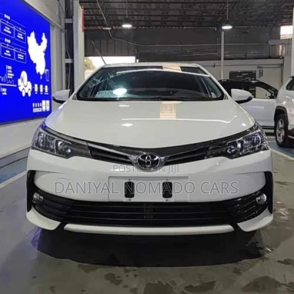 Toyota Corolla 2018 White