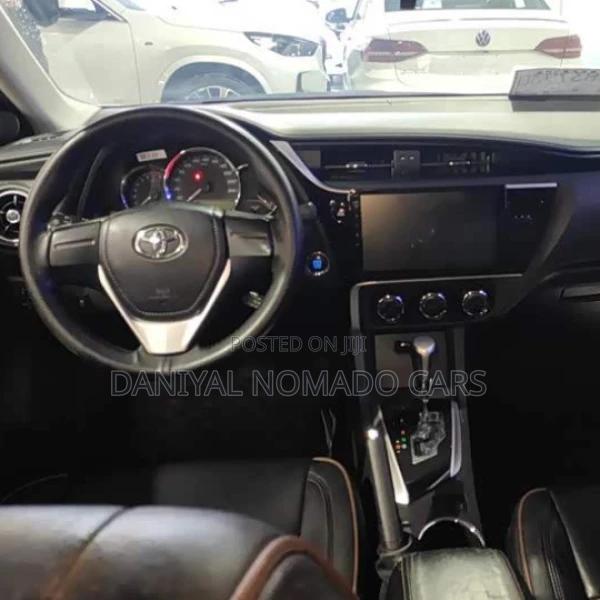 Toyota Corolla 2018 White