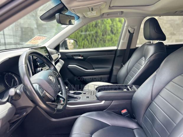 Toyota Highlander XLE 2021 Black