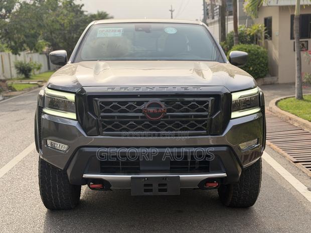 Nissan Frontier PRO-4X 2022 Gray