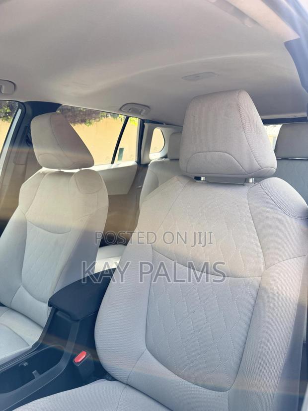 Toyota Corolla Cross 2024 Silver