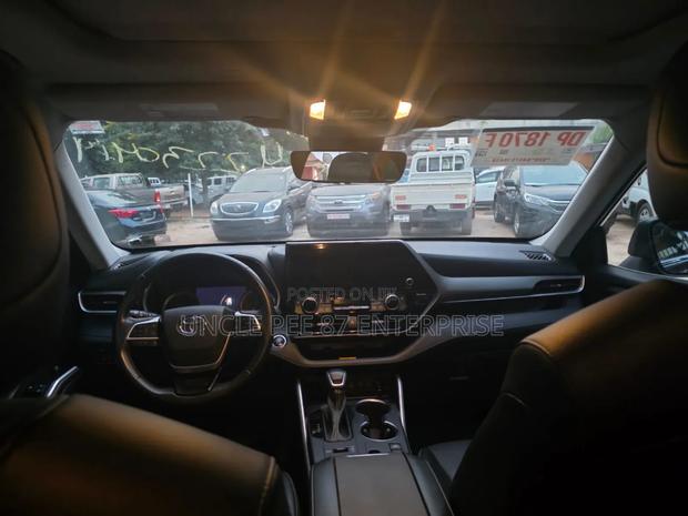 Toyota Highlander Platinum FWD 2023 Black