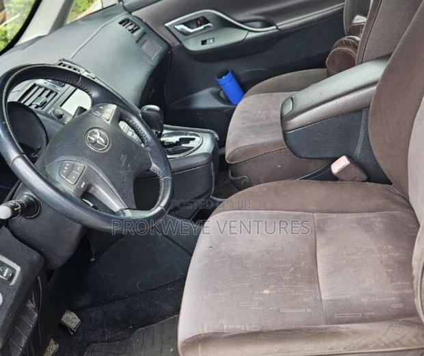 Toyota Mark X Zio 2.4 AWD (6 seater) 2010 Black