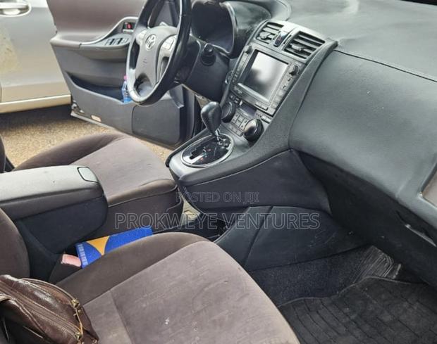 Toyota Mark X Zio 2.4 AWD (6 seater) 2010 Black