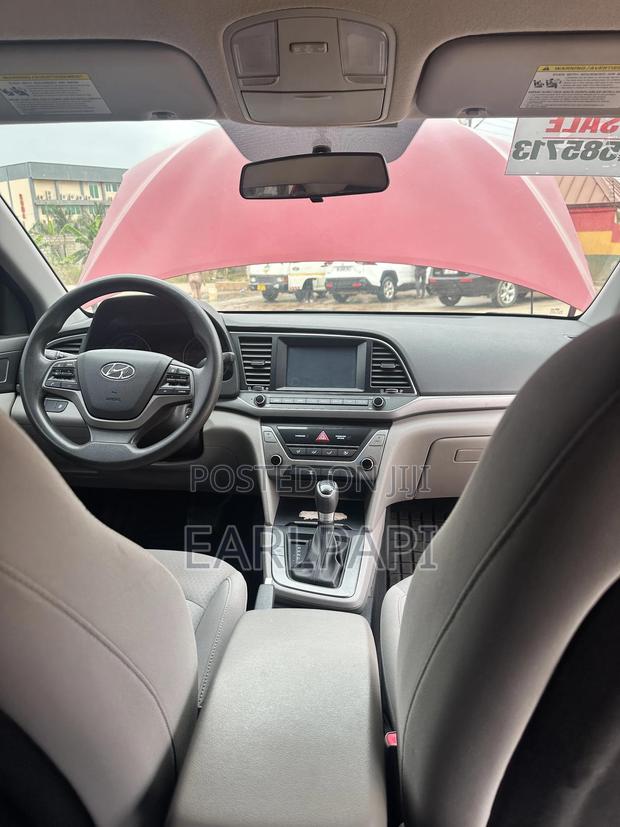 Hyundai Elantra 2018 Red