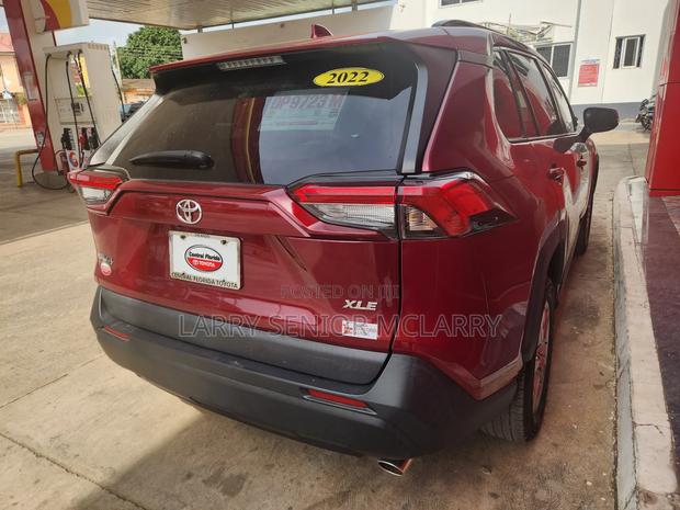 Toyota RAV4 XLE 2022 Red