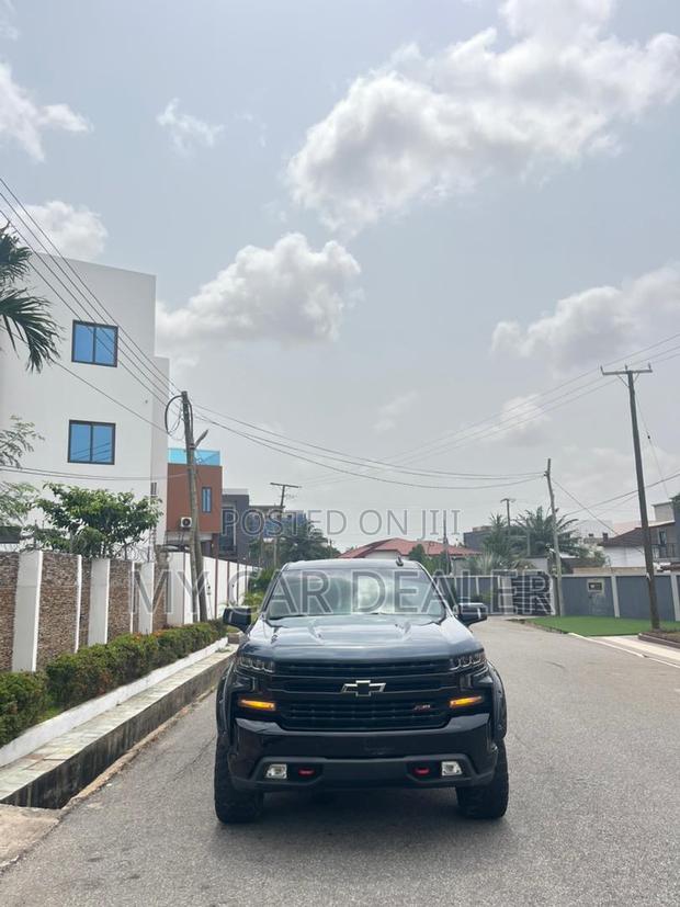 Chevrolet Silverado 2019 Black