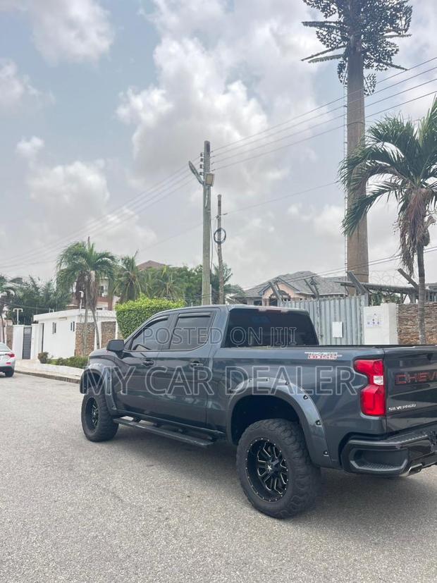 Chevrolet Silverado 2019 Black