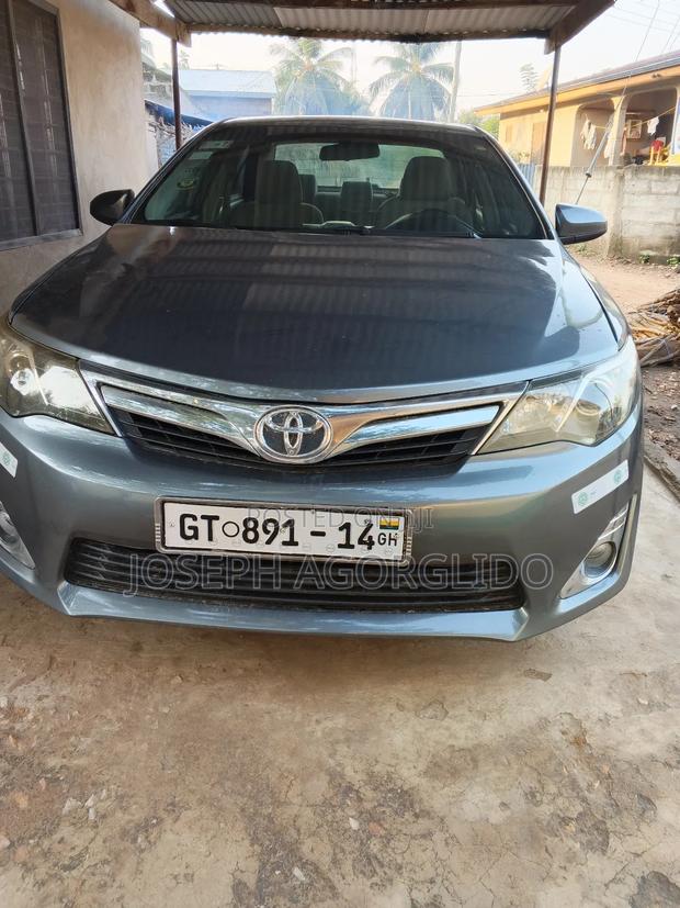 Toyota Camry LE 4dr Sedan (2.5L 4cyl 6A) 2012 Gray