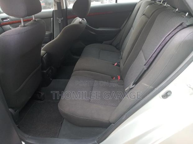 Toyota Avensis 1.8 VVT-i 2006 Silver