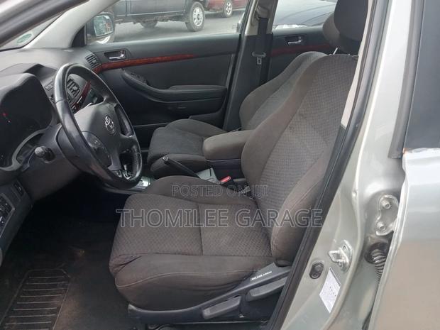 Toyota Avensis 1.8 VVT-i 2006 Silver