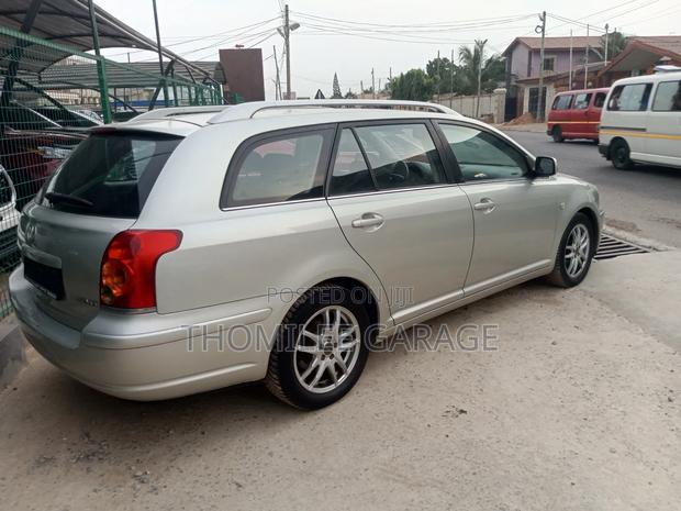 Toyota Avensis 1.8 VVT-i 2006 Silver