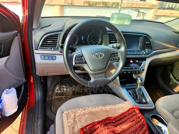 Hyundai Elantra 2018 Red