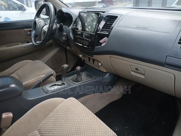 Toyota Fortuner 2.7 AWD 2012 Black