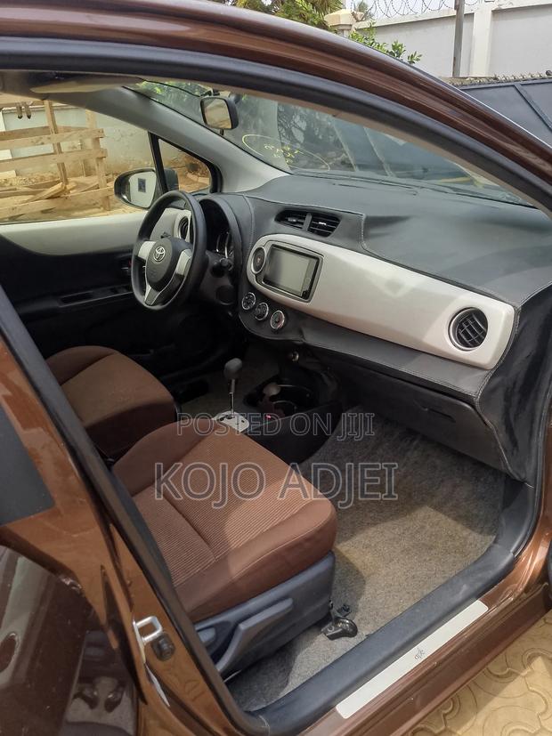 Toyota Vitz 1.3 FWD 5dr 2014 Brown