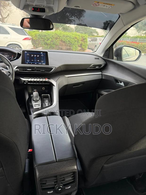 Peugeot 3008 2023 Gray