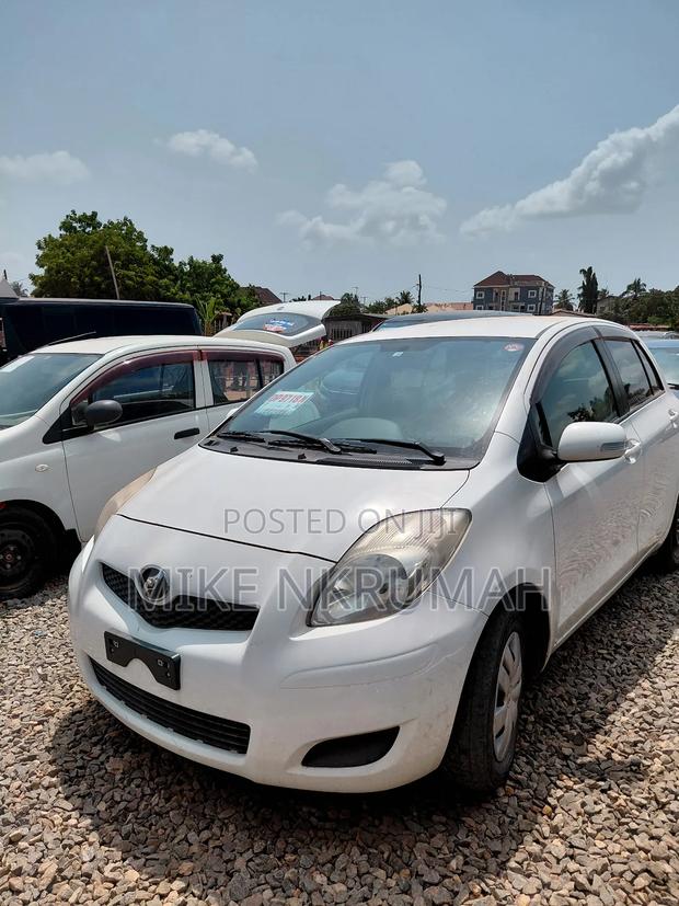 Toyota Vitz 2010 White