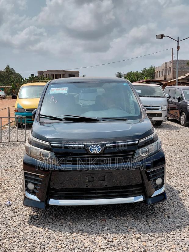 Toyota Voxy SV Premium 2014 Black