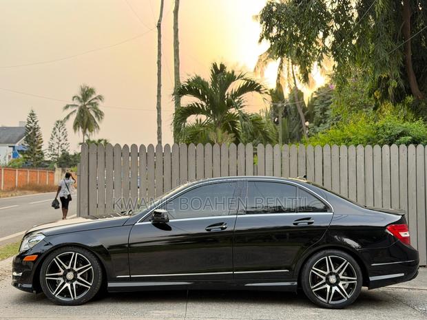 Mercedes-Benz C250 2014 Black