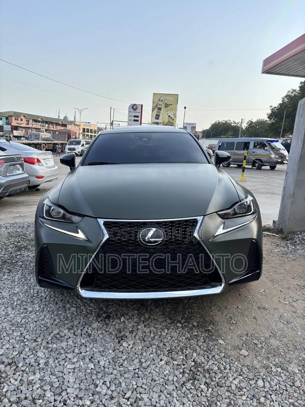 Lexus LS 2017 Green