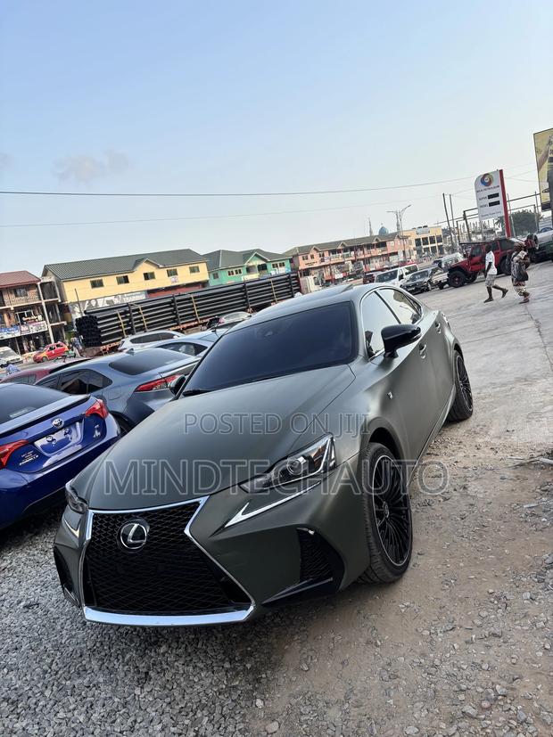 Lexus LS 2017 Green