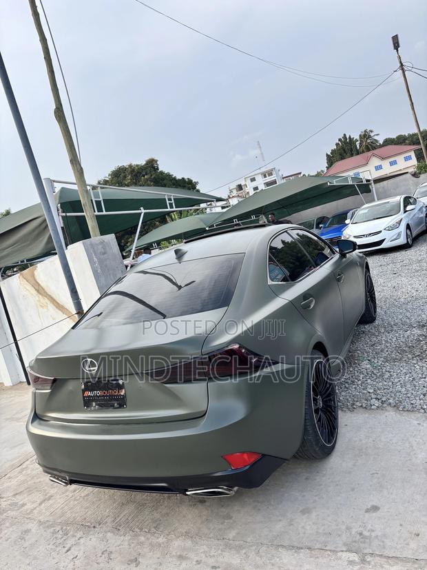 Lexus LS 2017 Green