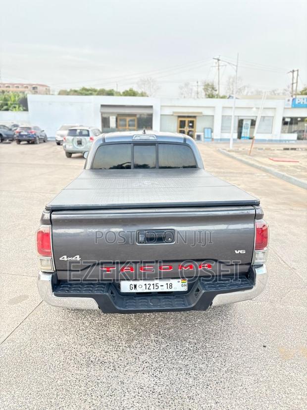 Toyota Tacoma 4dr Double Cab 2016 Gray