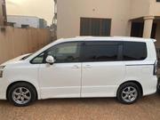 Toyota Voxy 2010 White for sale
