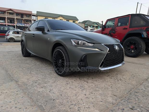 Lexus IS 300h 4WD 2017 Green