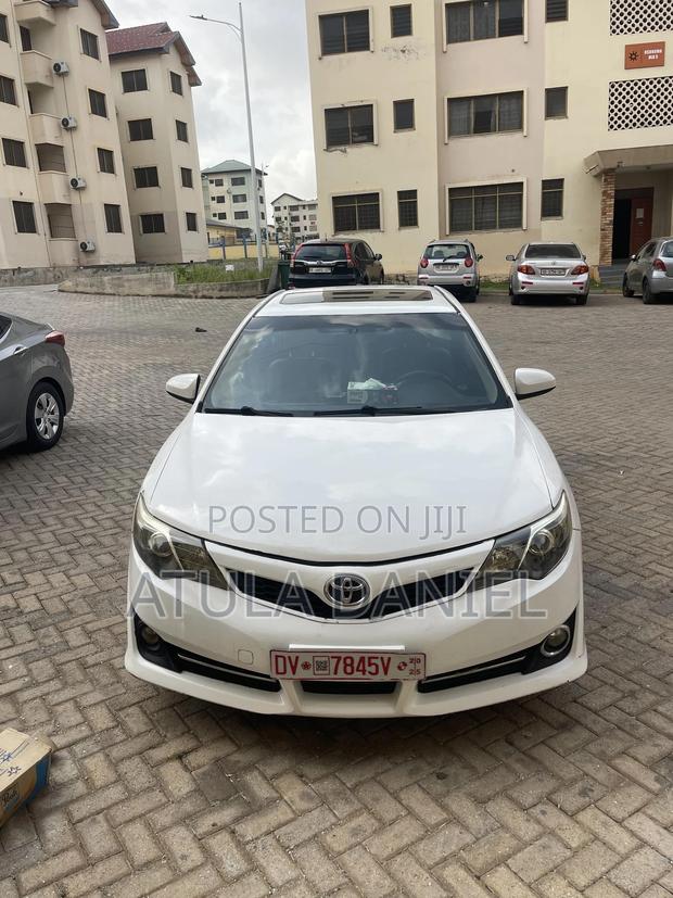 Toyota Camry SE Sport 4dr Sedan (2.5L 4cyl 6A) 2014 White